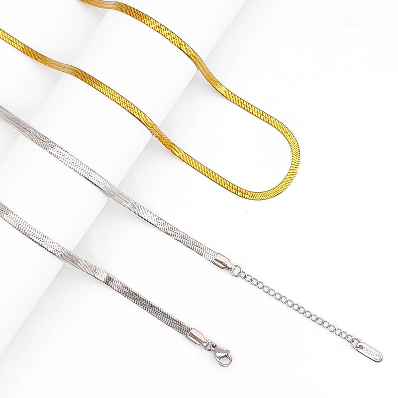 Yiwu Jewelry Women's High-End Blade Chain Titanium Steel Necklace Accessories Women's Sweater Chain Jewelry Niche Design Clavicle Chain