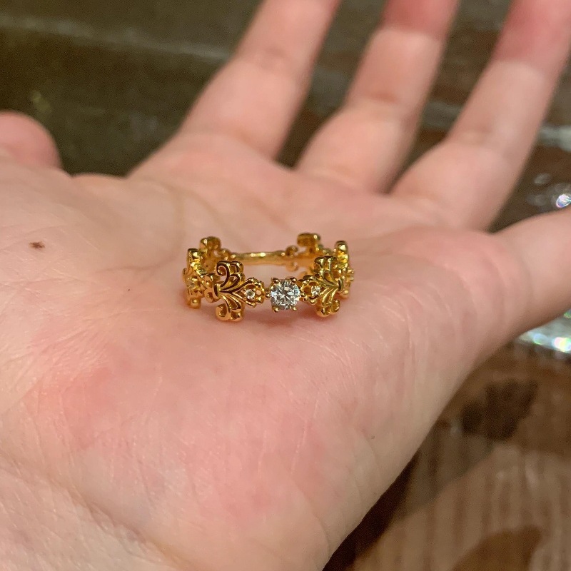 Retro sophisticated fashionable ring