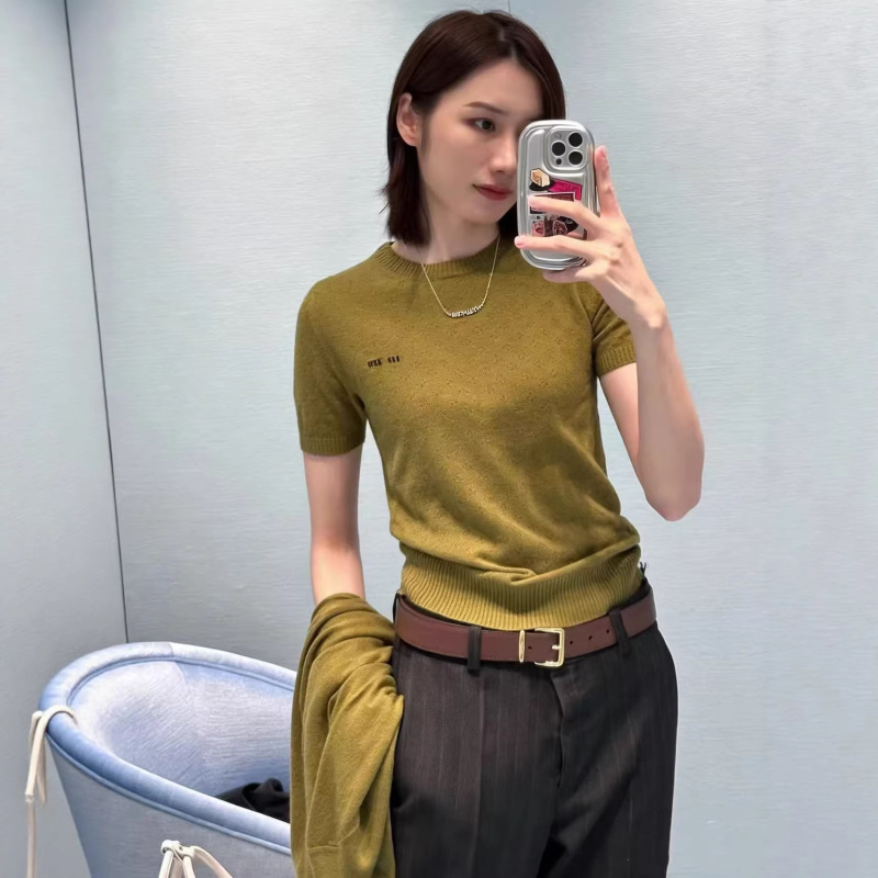 Correct Version of Miu Miu 26 Spring/Summer New Solid Color Simple Letter Logo Knit Short-Sleeve Loose Casual Comfortable Top