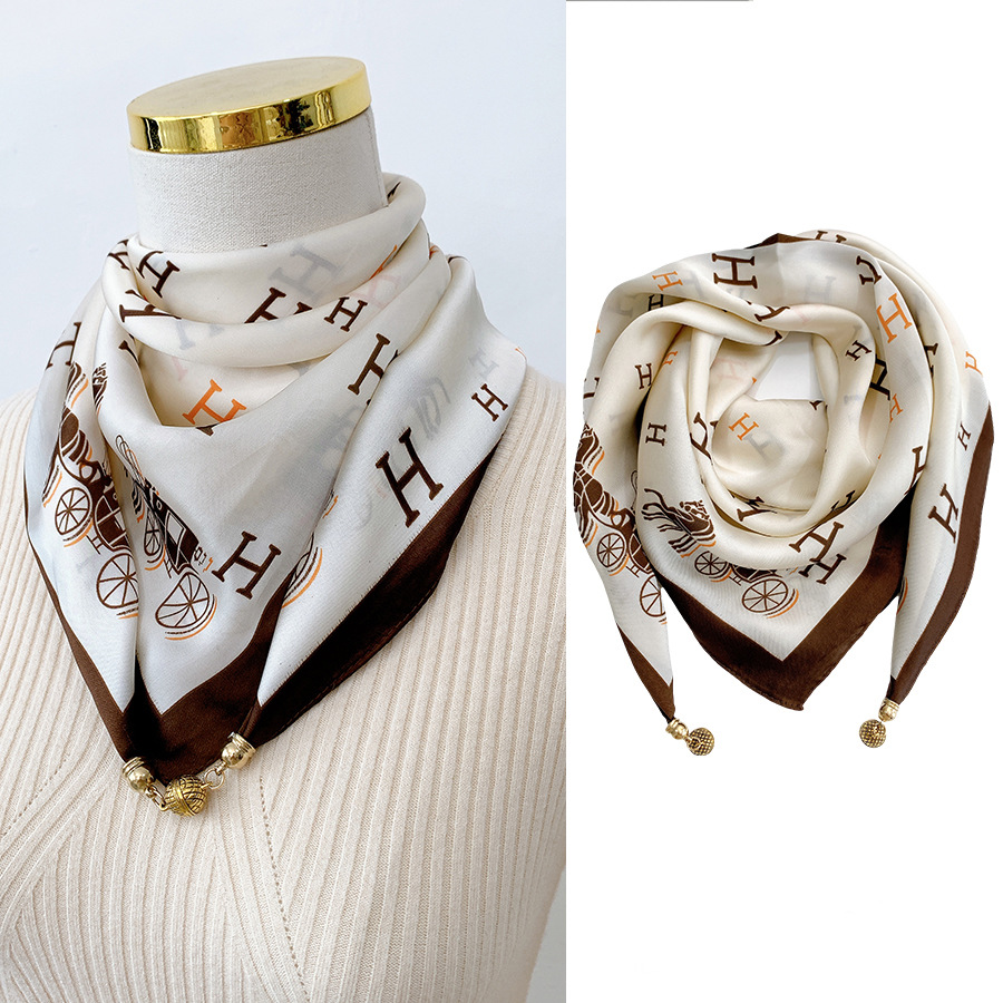 밀키 화이트 - 안개꽃 H 캐리지 - (65 모조 실크 자석 버클 스퀘어 스카프)