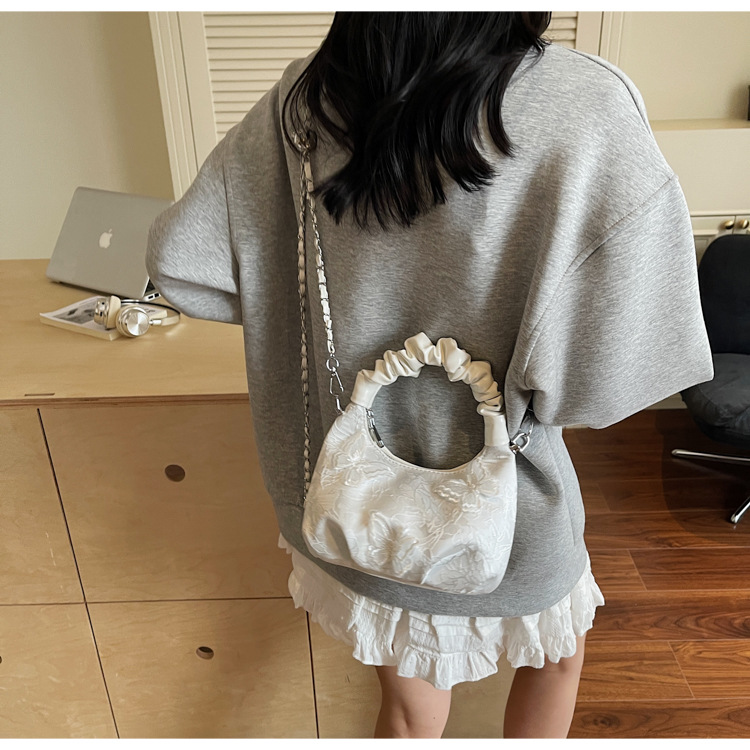 New Chinese-style embroidered bag for women, 2025 new summer commuting crossbody bag, niche ancient-style hand-held bucket bag undefined