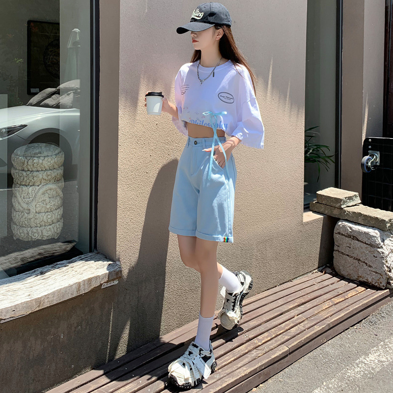 Spring and Summer New Style Casual Shorts with Elastic Waist for Women, Age-Reducing Style Spring and Summer New Style Casual Shorts with Elastic Waist for Women, Age-Reducing Style