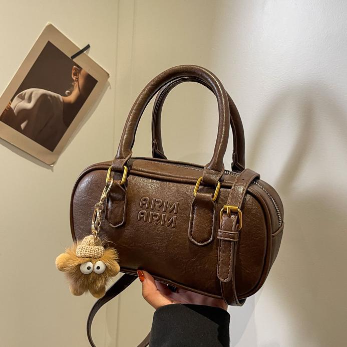 Bagos de bolos de nicho de alto nivel para mujeres 2025 nuevo retro moda bolso de hombro bolso de moda universal