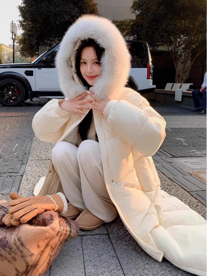 超見栄えの良いグースダウンダウンジャケット女性用25冬新スタイルフォックスファー襟ミルクスリム膝上厚く暖かいジャケット