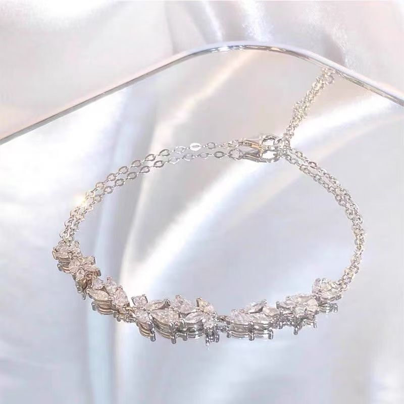 Heart-Shaped Wisteria Flower Diamond Bracelet for Women 2023 New Fashion Light Luxury Niche Temperament Exquisite 520 for Girlfriend