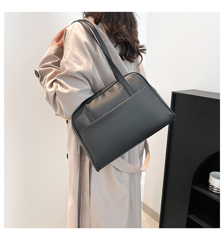 Koreli tarzı büyük kapasiteli tek omuz çantası kadın 2025 sonbahar yeni modeli retro koltuk altı çantası şık minimalist tote çanta