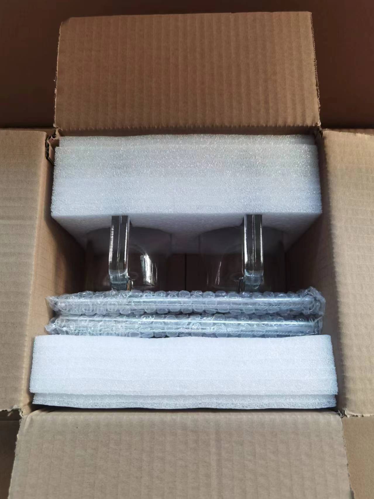 2 진주면 (나무 뚜껑 2 개, 스테인레스 스틸 빨대 2 개, 짚 브러시 1 개 포함); 투명