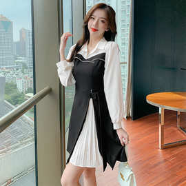 2021早秋新款气质收腰复古小黑裙时尚Polo领设计感拼接压褶裙