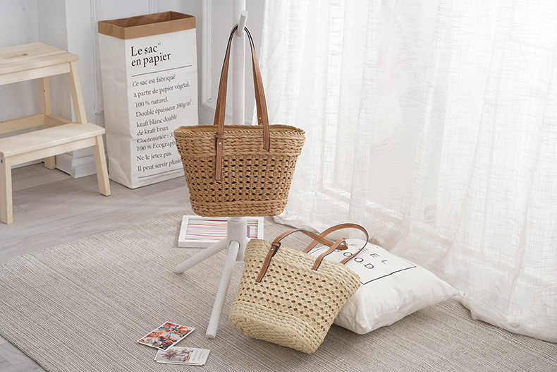 Title 5, Grote Stro gevlochten tas in wit/khaki, eenvoud...