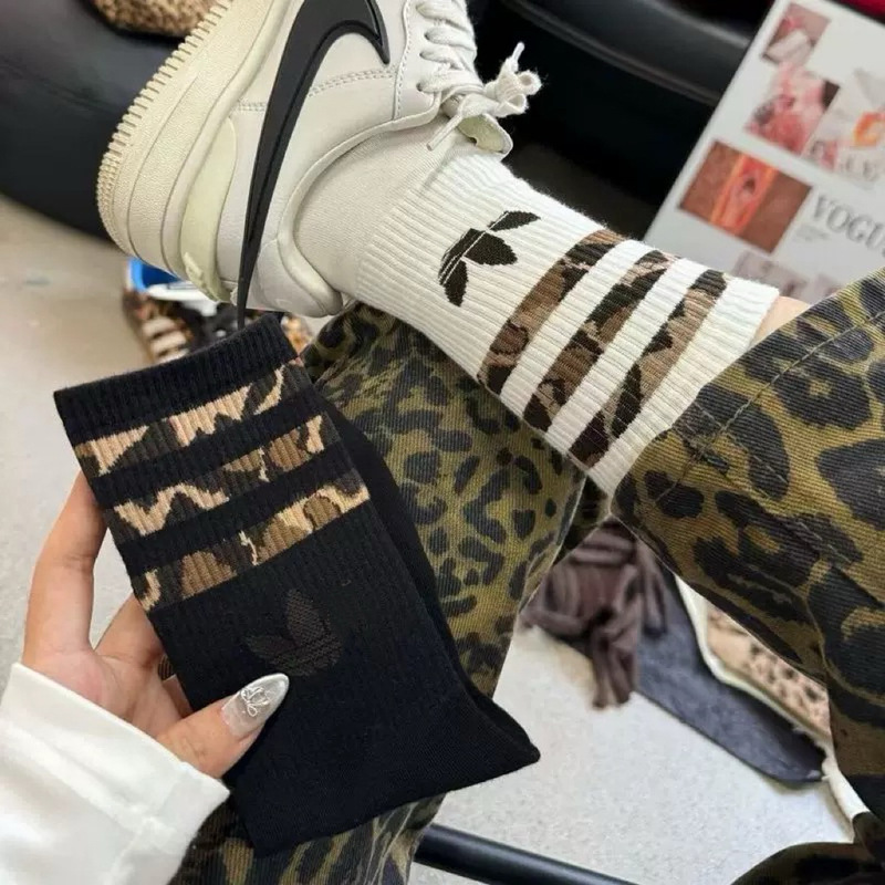Leopard Print Three-Stripe Mid-Calf Socks, European Style Trendy Sports Socks, Ruffled Edge Socks, Women's Trendy Clover Pile Socks