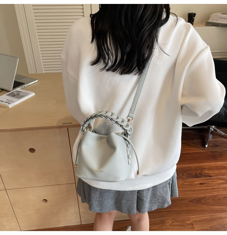 Korean style bucket bag 2025 Summer new style, trendy and versatile, women's crossbody, niche and super popular single-shoulder bag undefined