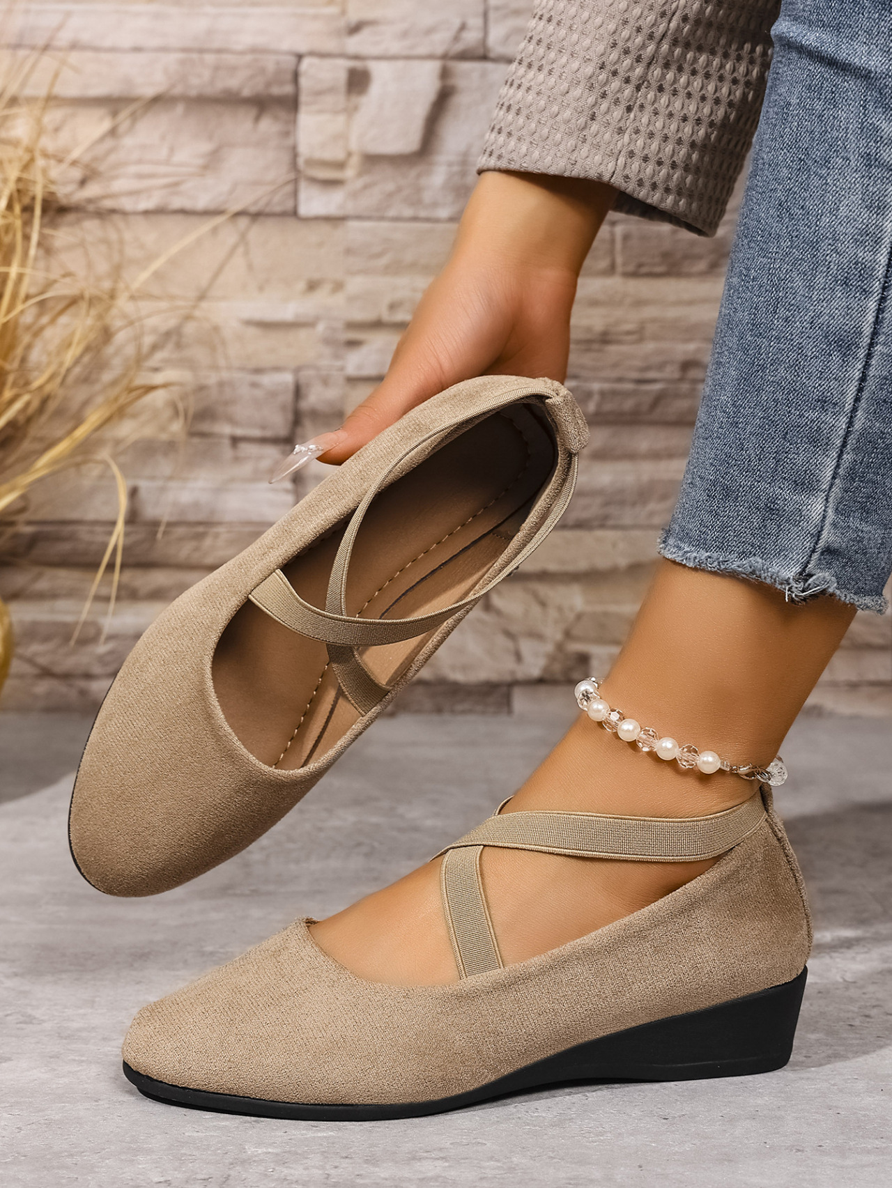 Chaussures compensées en daim pour femme avec bande élastique_voghion.com