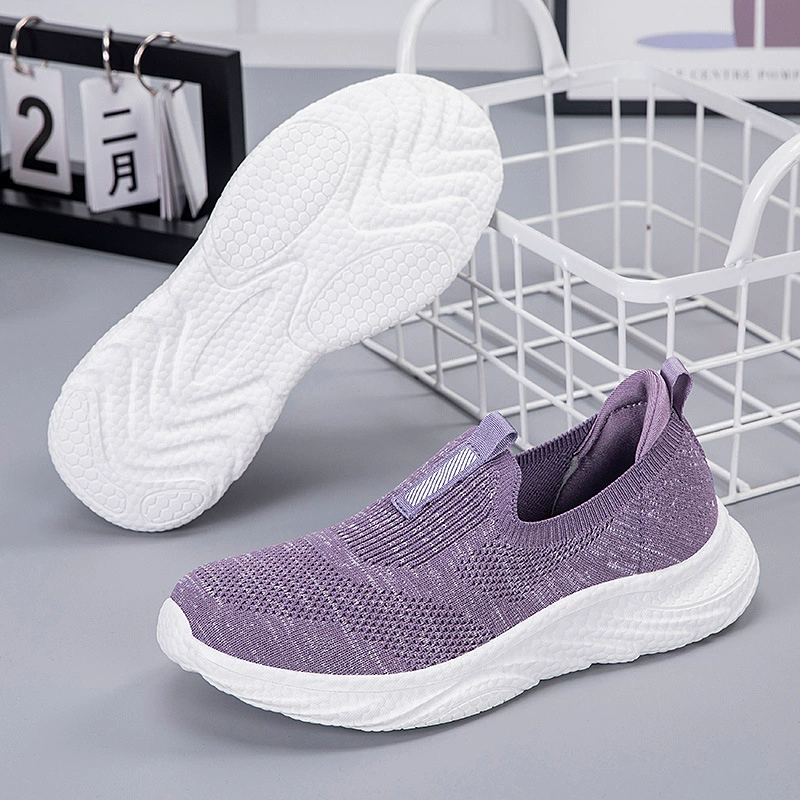 Walking shoes for leisure, breathable footwear for mother, for middle age, soft sole