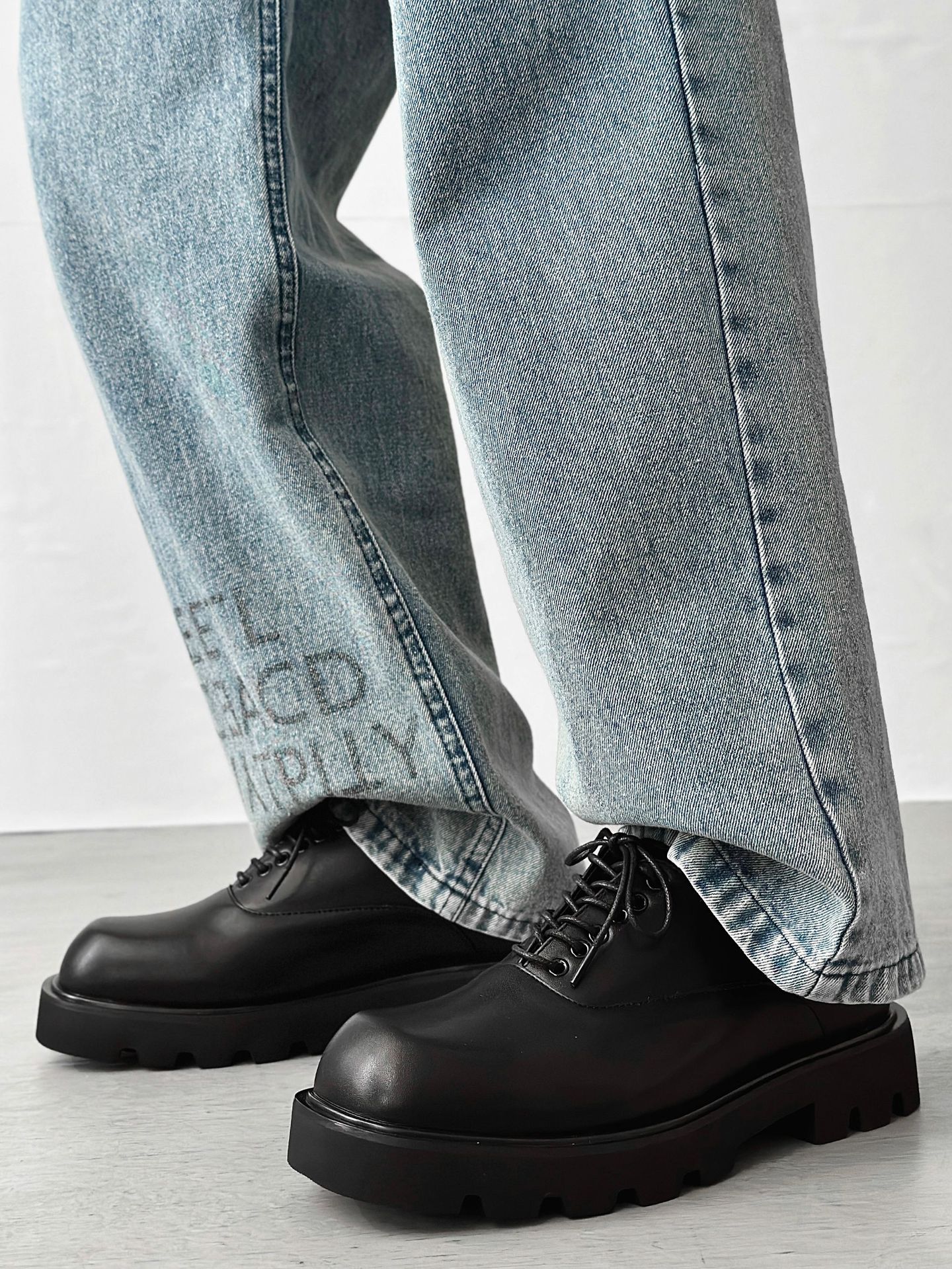 ShoeVault Herren-Loafer aus Leder mit eckiger Zehenpartie, hochwertige, dicksohlige Loafer im koreanischen Stil, schwarze Derby-Schuhe mit höhenverstärkender Wirkung_voghion.com