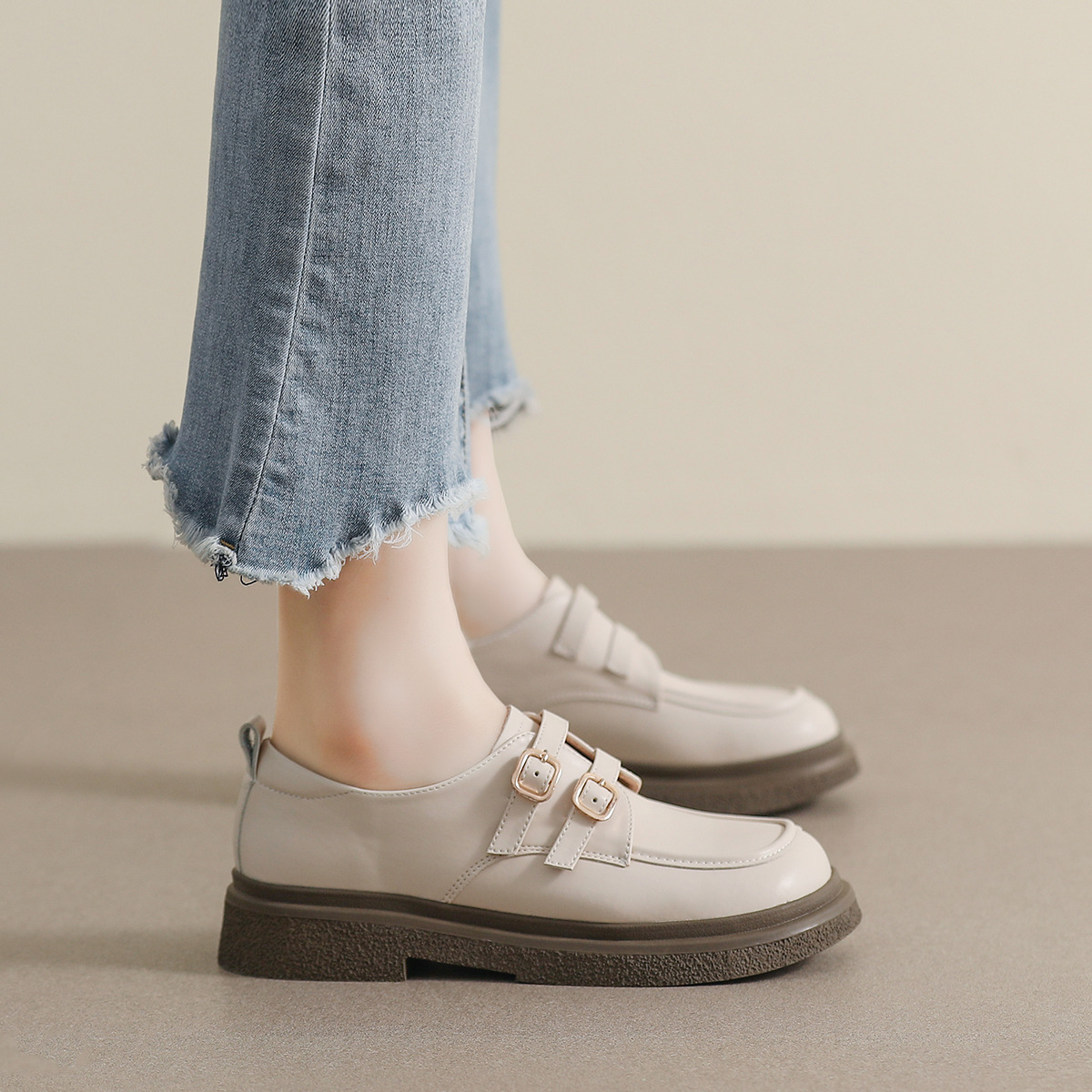 Weiwei Girl 6826-1 Thick-Soled Loafers Women's Strap Retro Maillard Soft-Soled Small Leather Shoes British Style