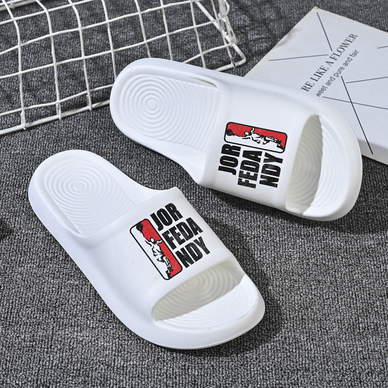 Wholesale Thick Bottom Non-slip Comfortable Fashion Sports Outer Wear Youth Light Men's Men's Outdoor Soft Bottom Black and White Slippers