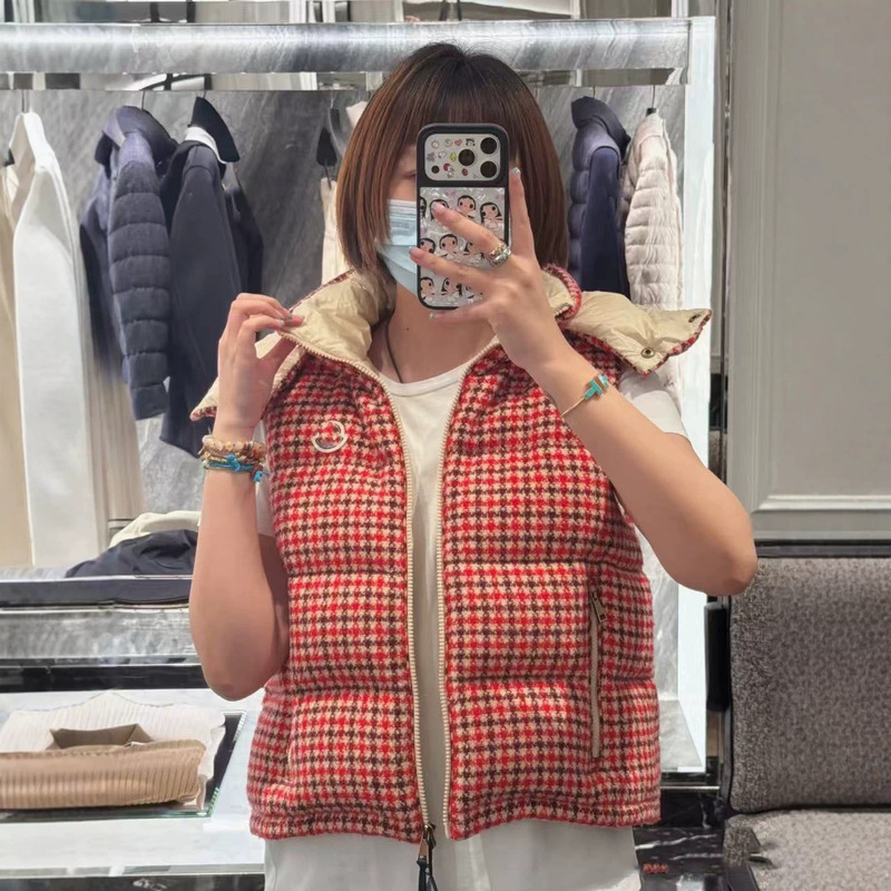 European style 26 new fashion slimming retro red houndstooth pattern hooded down vest jacket for warmth European style 26 new fashion slimming retro red houndstooth pattern hooded down vest jacket for warmth
