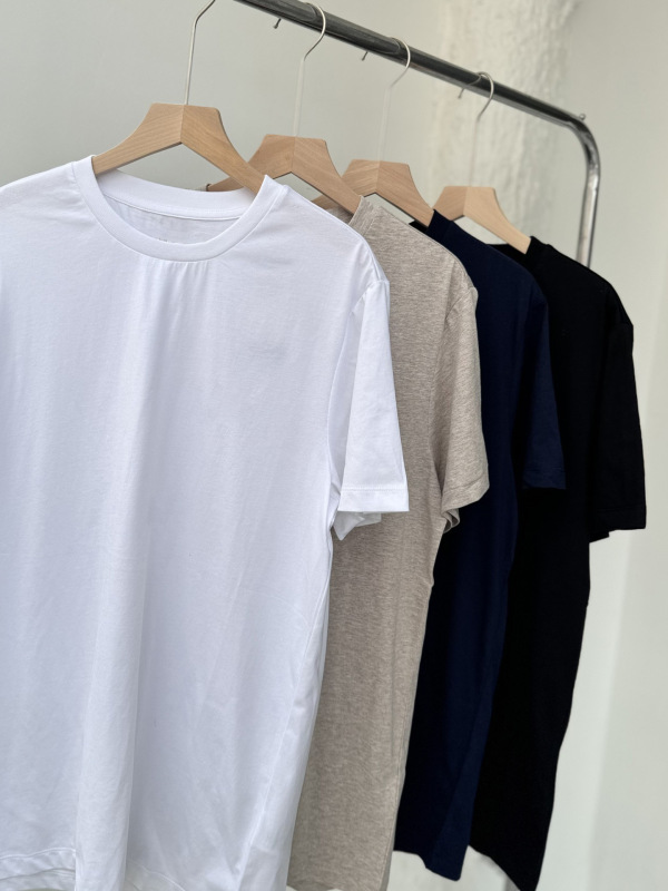 男性の4色の馬の刺繍の簡単な丸首の純綿の半袖のtシャツの純色の2025夏は底のゆったりしているカジュアルな上着を打ちます。|undefined