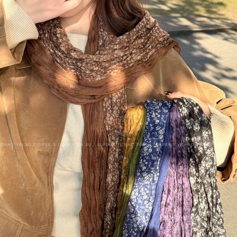 Vintage Artistic Contrasting Floral Pleated Scarf for Women, Autumn and Winter Atmosphere, Ethnic Style, Warm Silk Scarf, Neck Protector