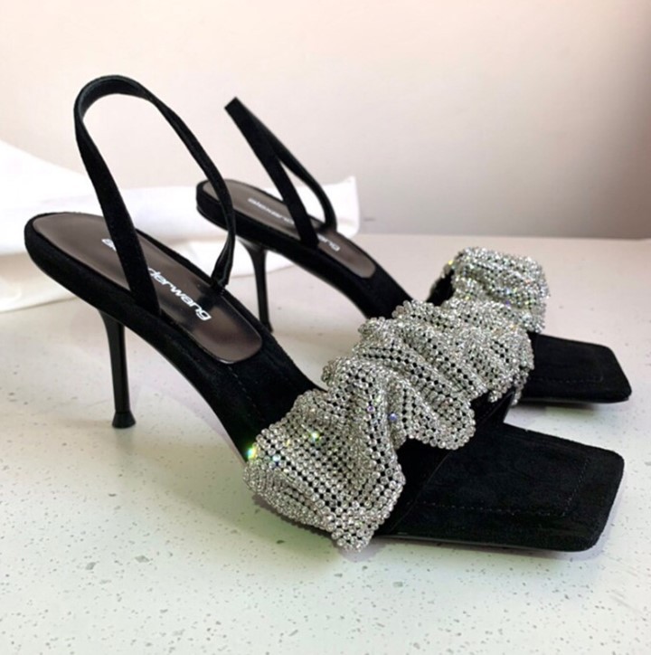 2023. gada vasara, jauns, liela izmēra AW King Word ar Rhinestone augstpapēžu kurpēm Sandales sieviešu kvadrātveida galvas dobās divvalstu sieviešu kurpes_voghion.com