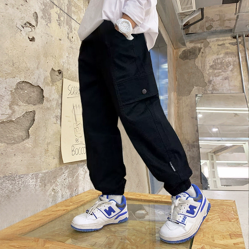 Мальчики с флисом брюки осенние и зимние модели 2024 новых средних и старших детей комбинезоны комбинезоны теплые повседневные дикие брюки