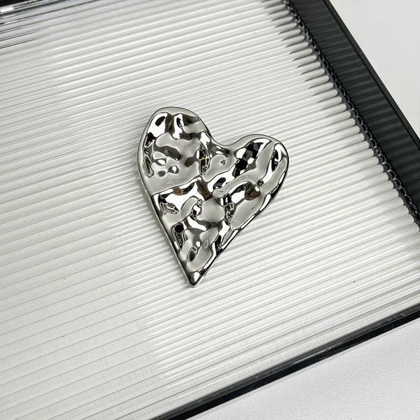 Silver love brooch Z-2507