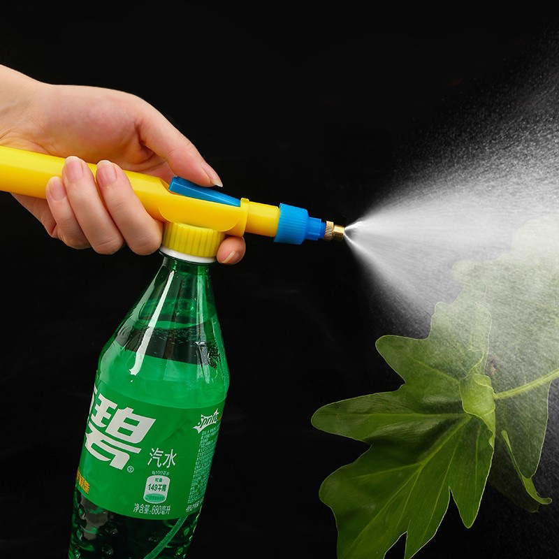往复式抽拉饮料瓶喷雾器手动推拉可乐饮料瓶喷水头浇花喷壶喷雾器