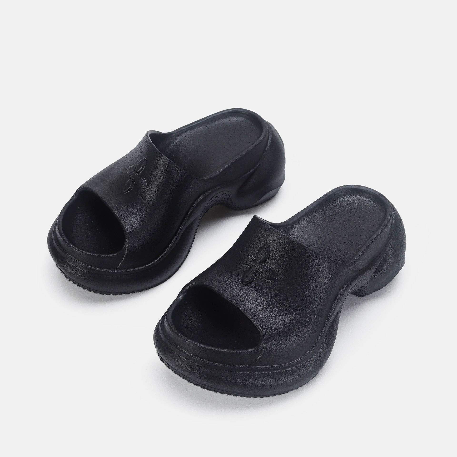 Трансграничные взрывные крестоцветные тапки с толстой подошвы женщины носят новые туфли EVA дыры повседневные пляжные туфли на каблуках женские