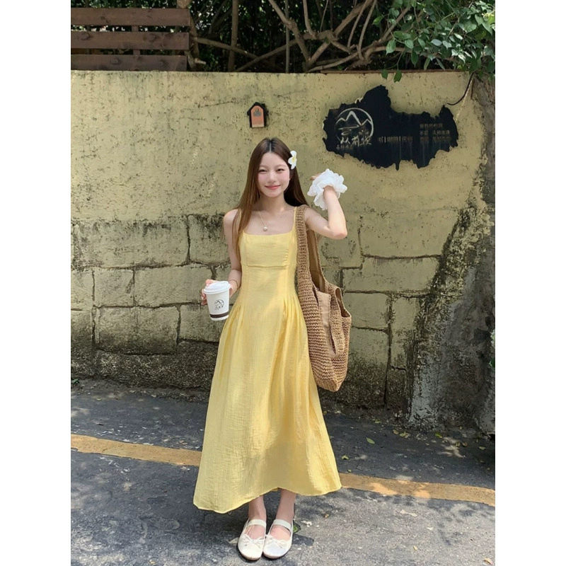 Желтое платье-рубашка на шнуровке для женщин, лето 2025, новый стиль, модный, стройнящий, шикарный, с длинной юбкой на бретелях, трендовый