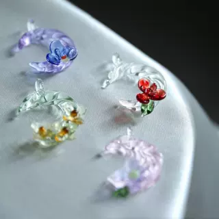 新月吊坠月亮吊坠手工琉璃吊坠送闺蜜送女友手工玻璃项链