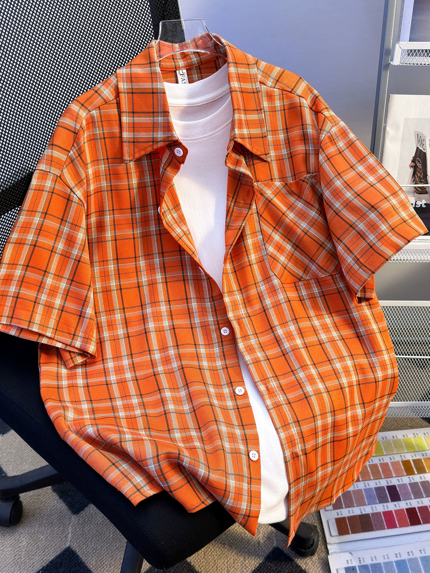 Летняя тонкая рубашка в клетку с коротким рукавом для мужчин, универсальная свободная повседневная модная брендовая спортивная молодежная рубашка в японском стиле 2025