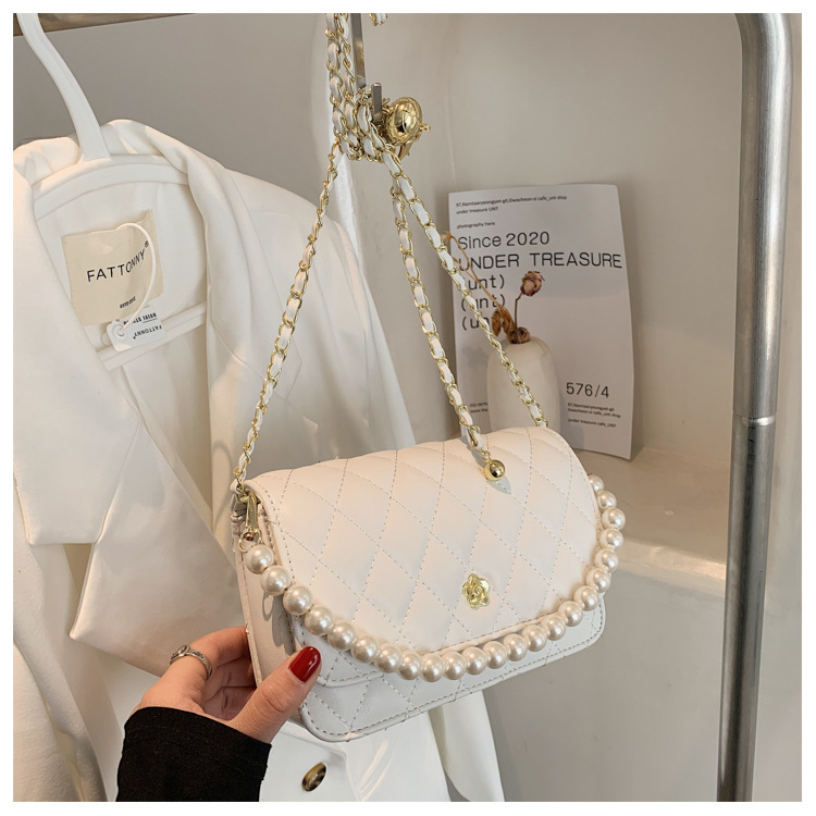 Fashion Pearl Chain Rhombus Embroidery Thread Messenger Small Square Bag Wholesale display picture 108