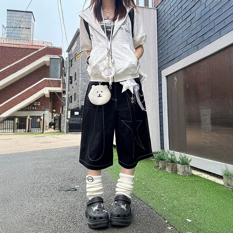 Beijing American-Style Contrast-Stitching Wide-Leg Black Denim Shorts for Women, Loose and Versatile, Slimming Black Cropped Trendy Shorts Beijing American-Style Contrast-Stitching Wide-Leg Black Denim Shorts for Women, Loose and Versatile, Slimming Black Cropped Trendy Shorts