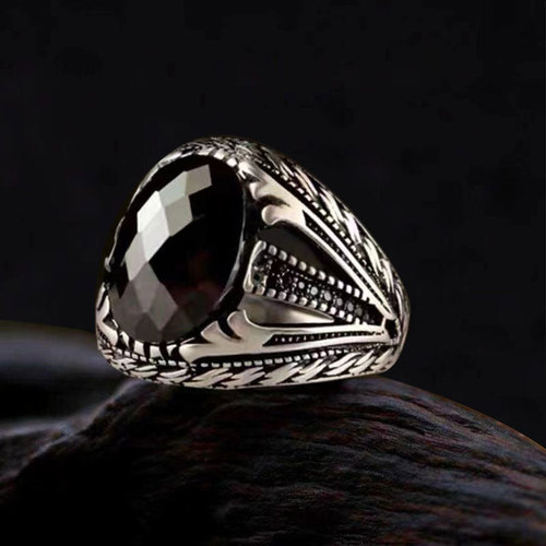 Cross-border totem pattern zircon ring men punk dark cool European and American style rings popular retro accessories wholesale 