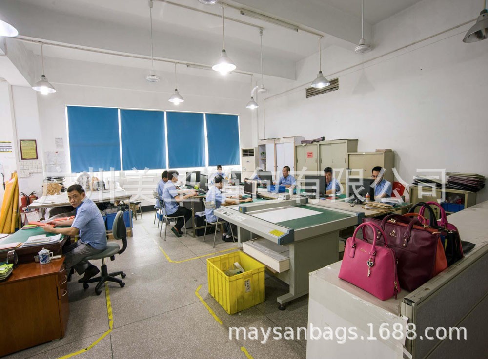 8877109766_456372804