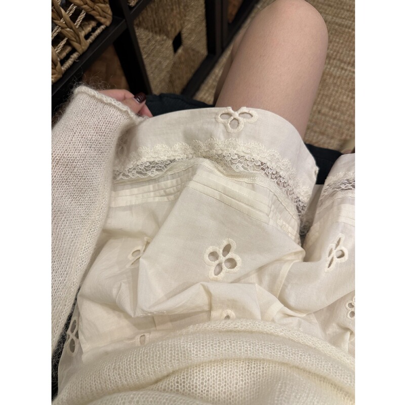 Off-White Hollow Lace Linen Shorts for Women, Summer 2026, Unique and Super Stylish Casual A-Line Wide-Leg Pants Off-White Hollow Lace Linen Shorts for Women, Summer 2026, Unique and Super Stylish Casual A-Line Wide-Leg Pants