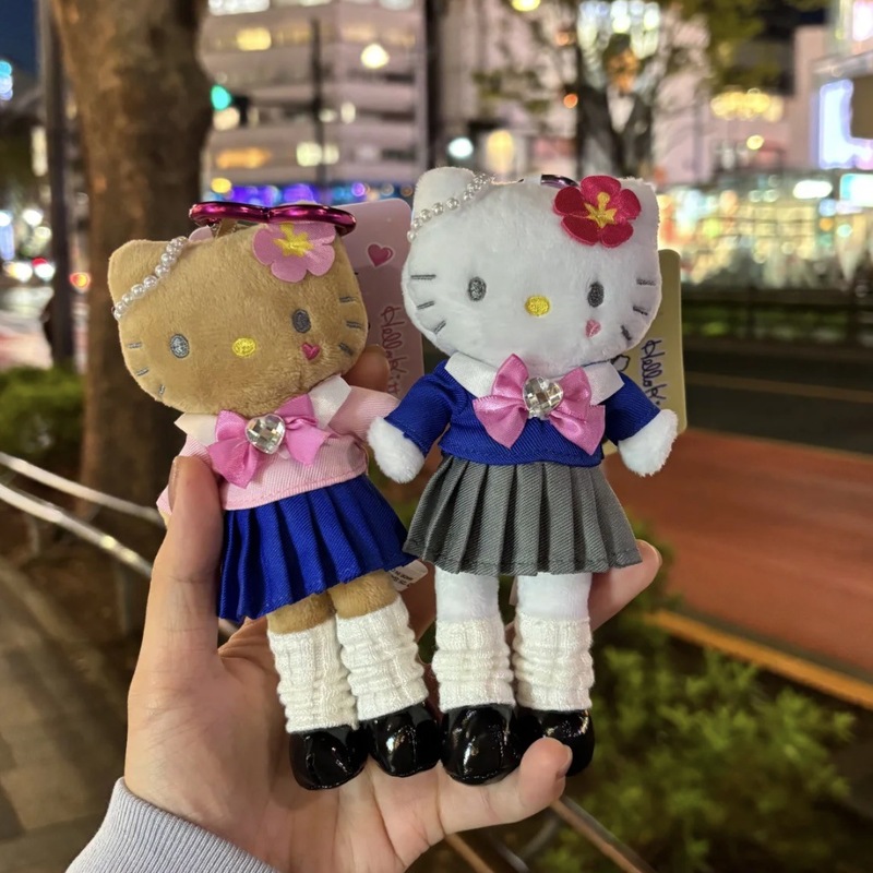 新しい大学制服ロングレッグハローキティバッグペンダントかわいいぬいぐるみハローキティペンダント|undefined