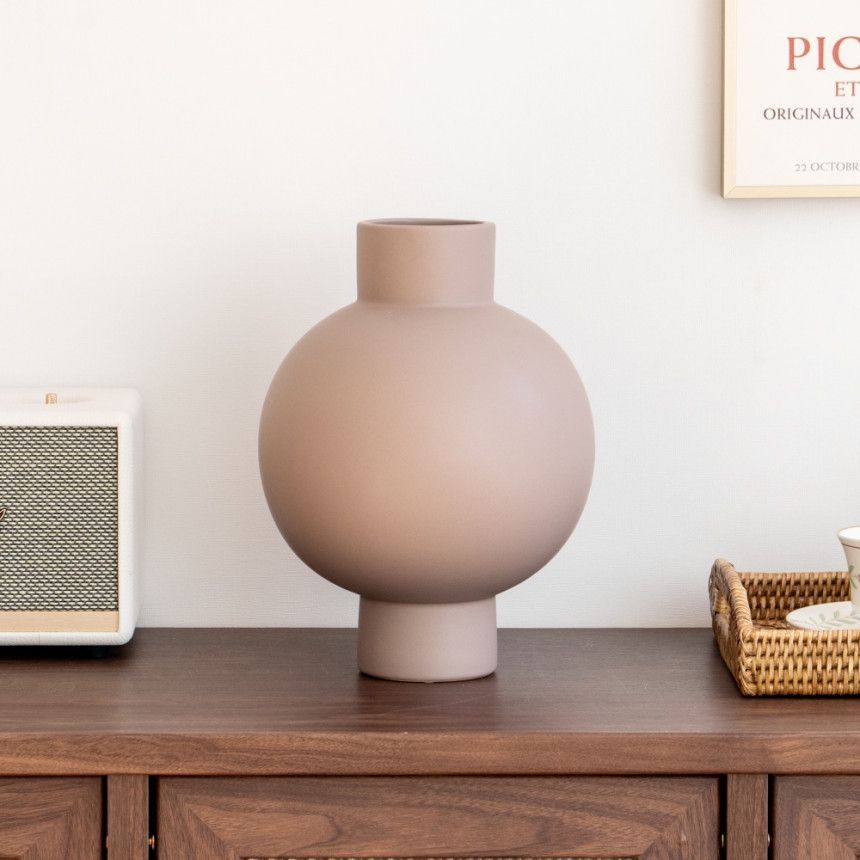 Florero de cerámica redondo blanco simple moderno, arreglo floral en la sala de estar, decoración suave para el hogar, decoración de la habitación modelo al por mayor