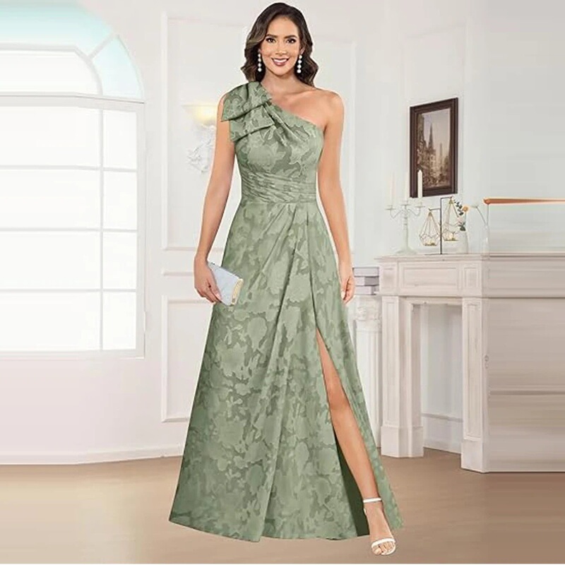 One-shoulder bow jacquard dress, high-waisted, with a slit, long, waist-cinching, slimming, suitable for weddings, mothers, banquets, and evening events, with a fitted silhouette One-shoulder bow jacquard dress, high-waisted, with a slit, long, waist-cinching, slimming, suitable for weddings, mothers, banquets, and evening events, with a fitted silhouette