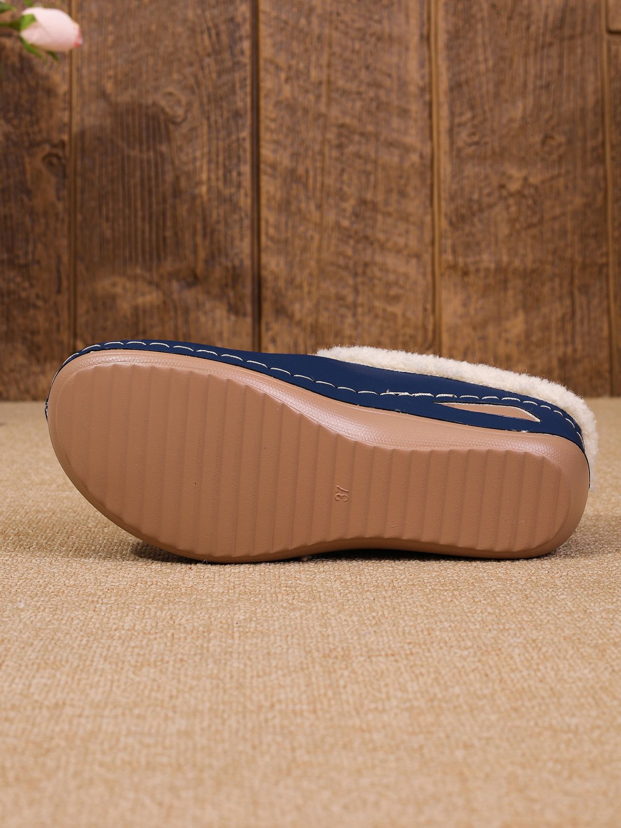 Women's Fleece Lined Wedge Heel Slippers Plus Size Thick Sole Warm Fur Lined Closed Toe Cotton Autumn New Size 43_vogvips.com
