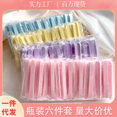圧縮洗顔料は水が大きくなって顔を拭きます。