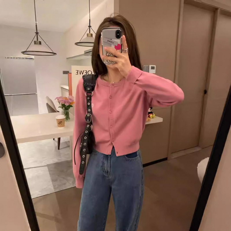 Royee Autumn Dopamine Girl Slimming Raspberry Pink Embroidered College Knit Sweater Youthful Short Cardigan Royee Autumn Dopamine Girl Slimming Raspberry Pink Embroidered College Knit Sweater Youthful Short Cardigan