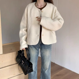 女式衬衫;半身裙;女式针织衫