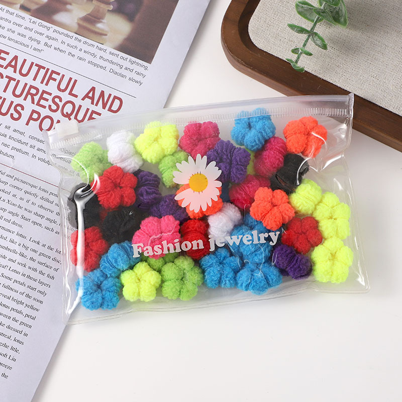 어두운 색상 + 흰색 혼합