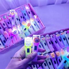 アニメ懐中電灯の箱のデザインが多様なミニ懐中電灯は携帯児童玩具学校のプレゼントを持ち歩いている