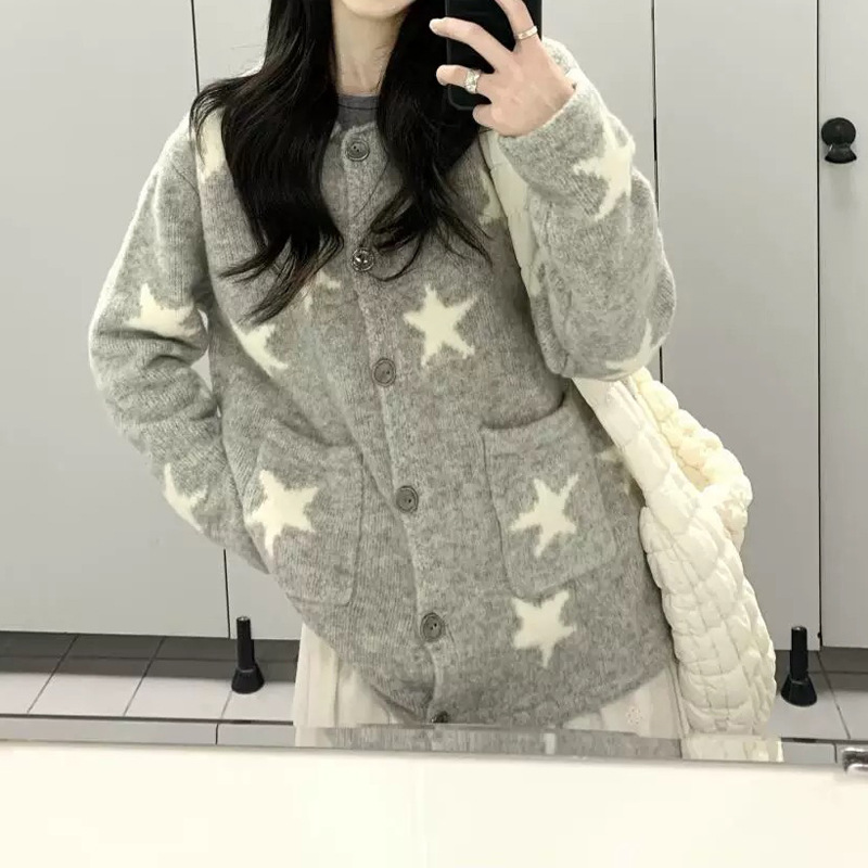 灰色毛衣外套女装早春秋新款翻领星星设计感针织衫开衫小个子上衣