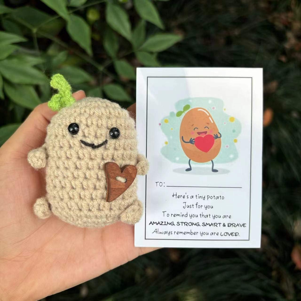 国境を越えてアマゾンの毛糸を販売している手作りのニット鉤織動物ペンギンは積極的に面白い減圧人形が座っている