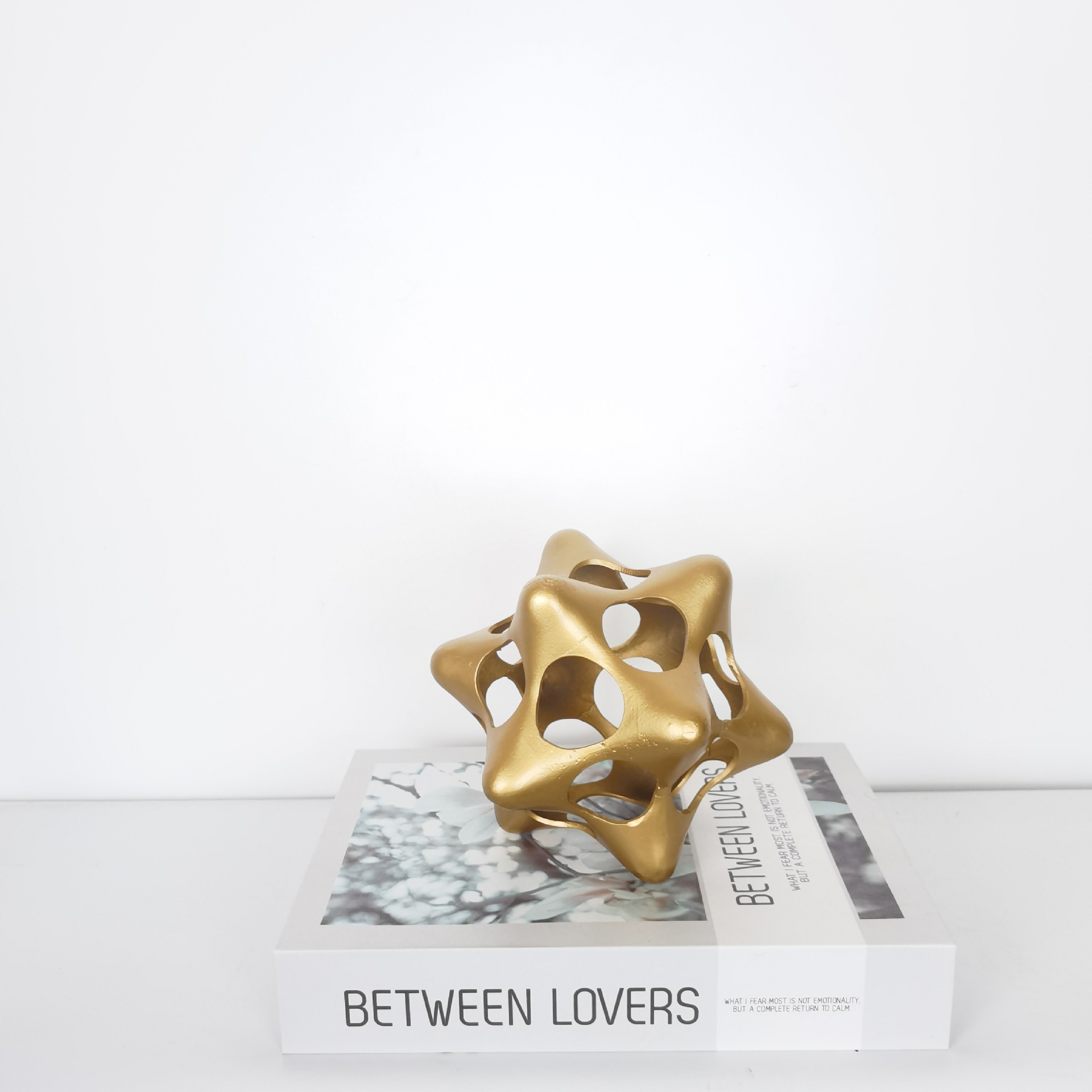 Golden trumpet 13*13*12cm