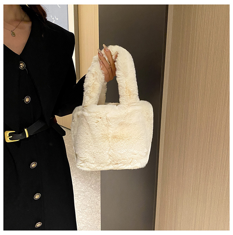New handbag for women in 2024 with a high-end feel, solid color plush bag, fashionable and versatile handbag, cute_voghion.com