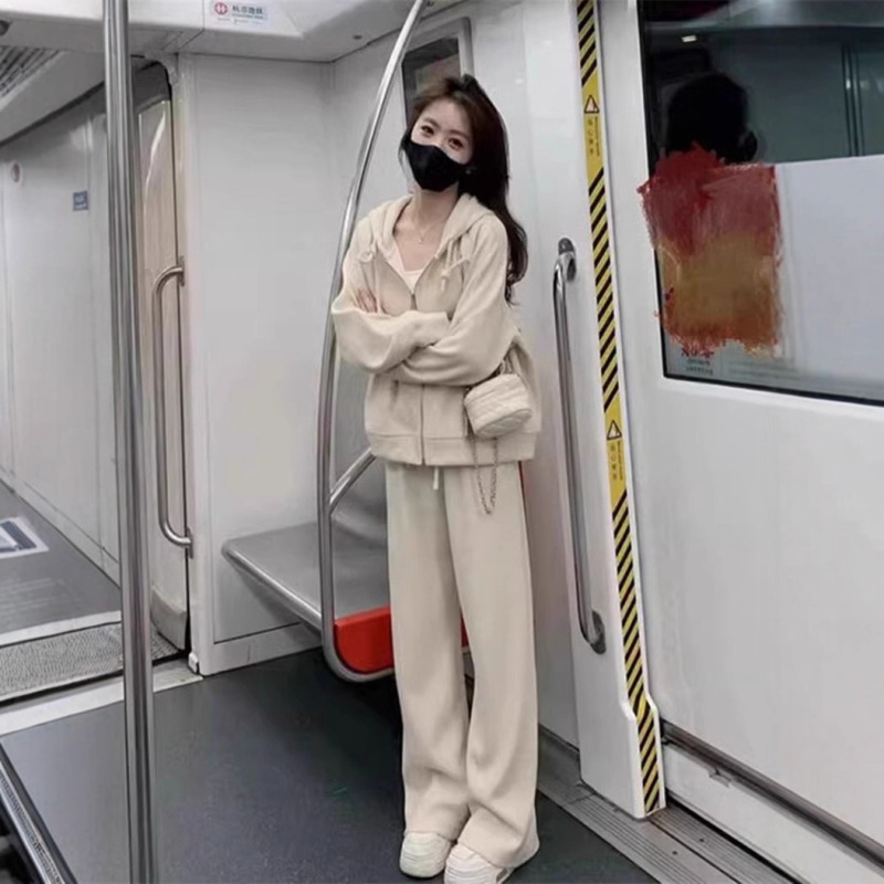 早秋季韩系一整套穿搭2025新款超火巨好看卫衣运动休闲两件套装女|undefined